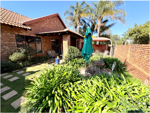 <!--[if BLOCK]><![endif]--> 28 1 Rosyntjiebos Street, Moreleta Park, Pretoria East <!--[if ENDBLOCK]><![endif]-->